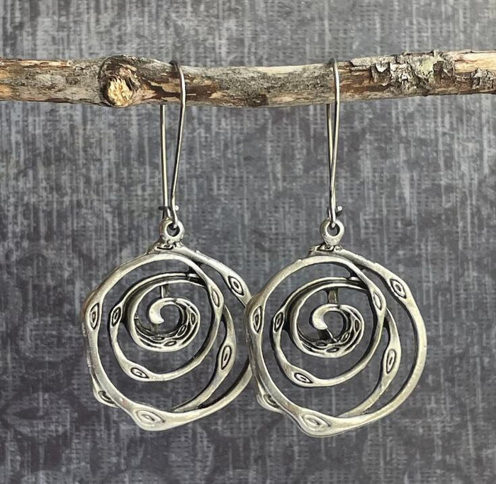 Vintage Flower Hollow Earrings