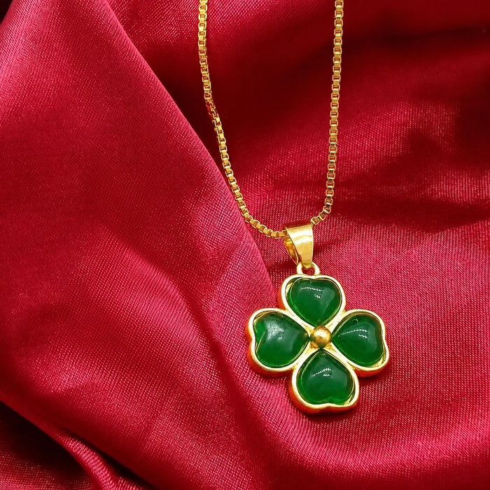 Four Leaf Clover Agate Necklace